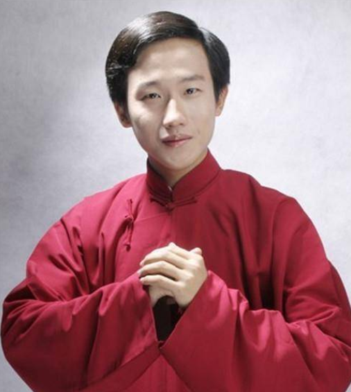 裘英俊